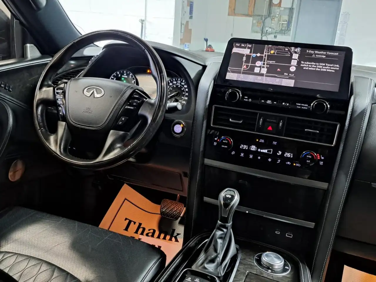 Infiniti QX80 - Image 7