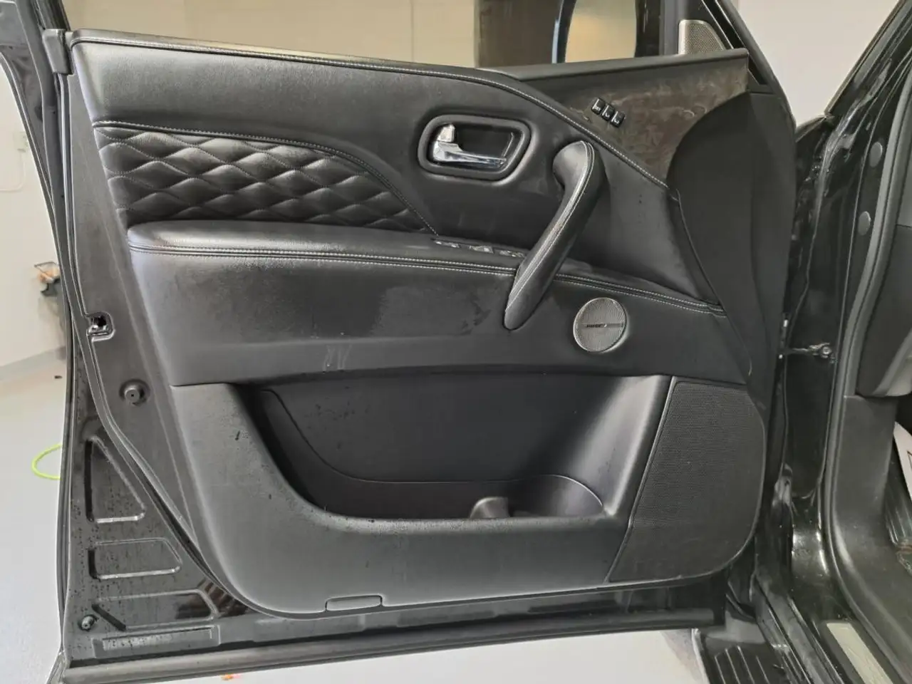 Infiniti QX80 - Image 19
