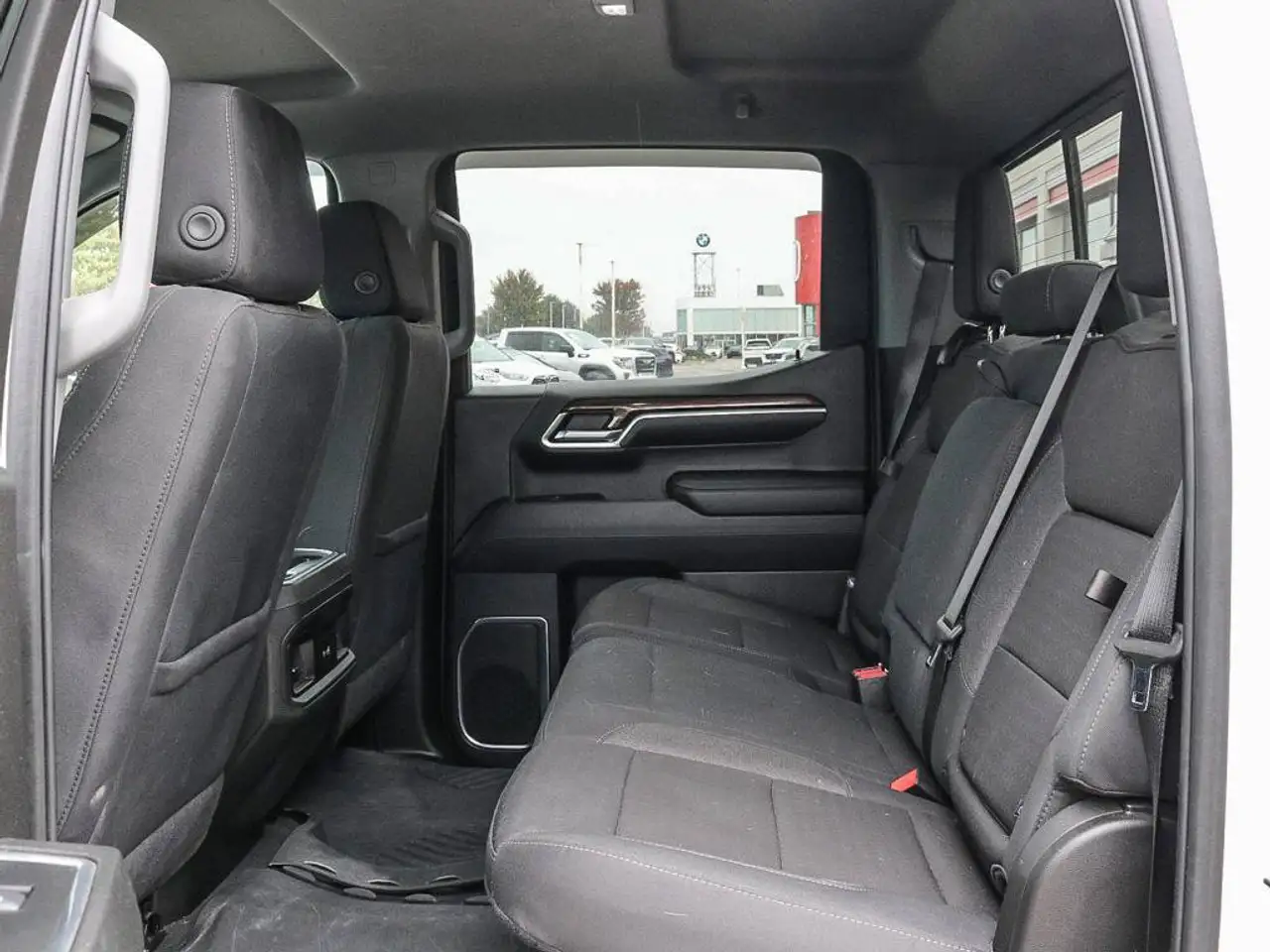 Chevrolet Silverado 1500 - Image 26