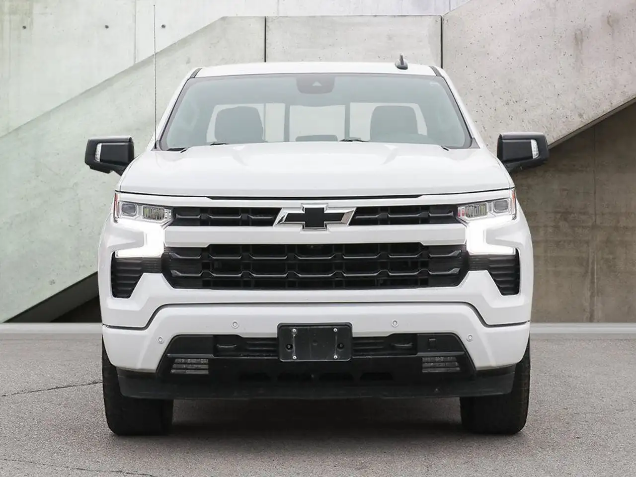 Chevrolet Silverado 1500 - Image 8