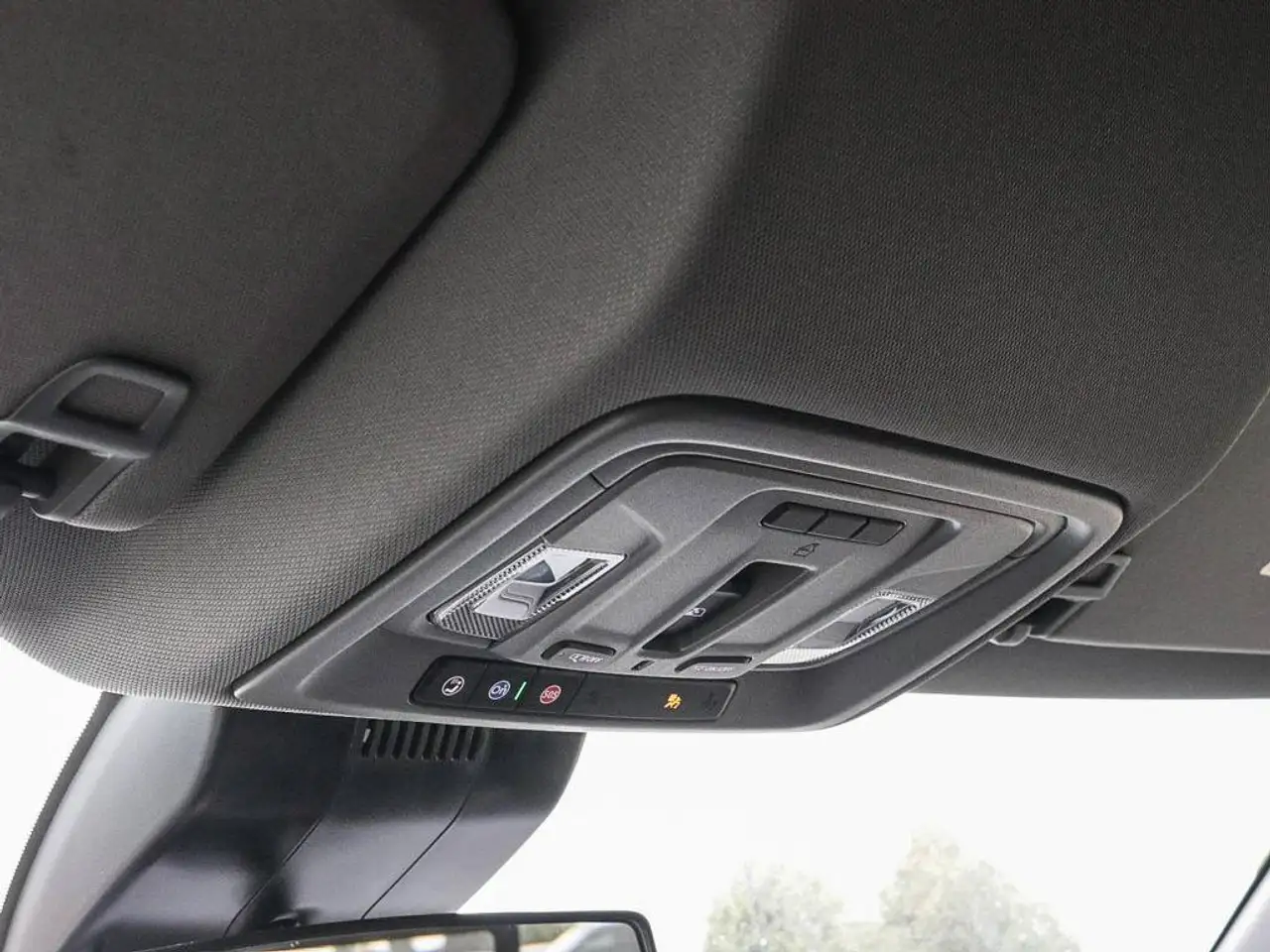 Chevrolet Silverado 1500 - Image 24