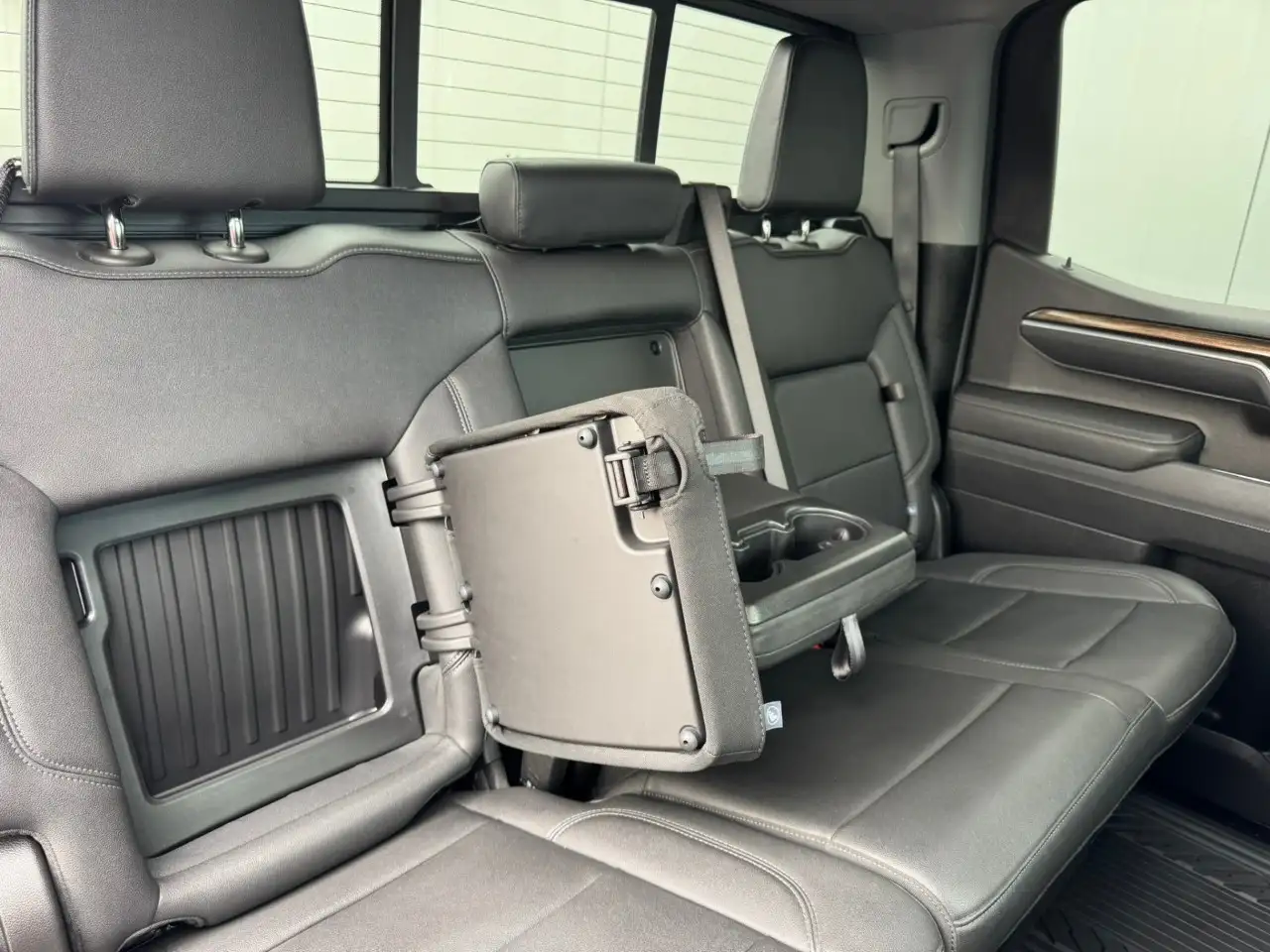 Chevrolet Silverado 1500 - Image 23