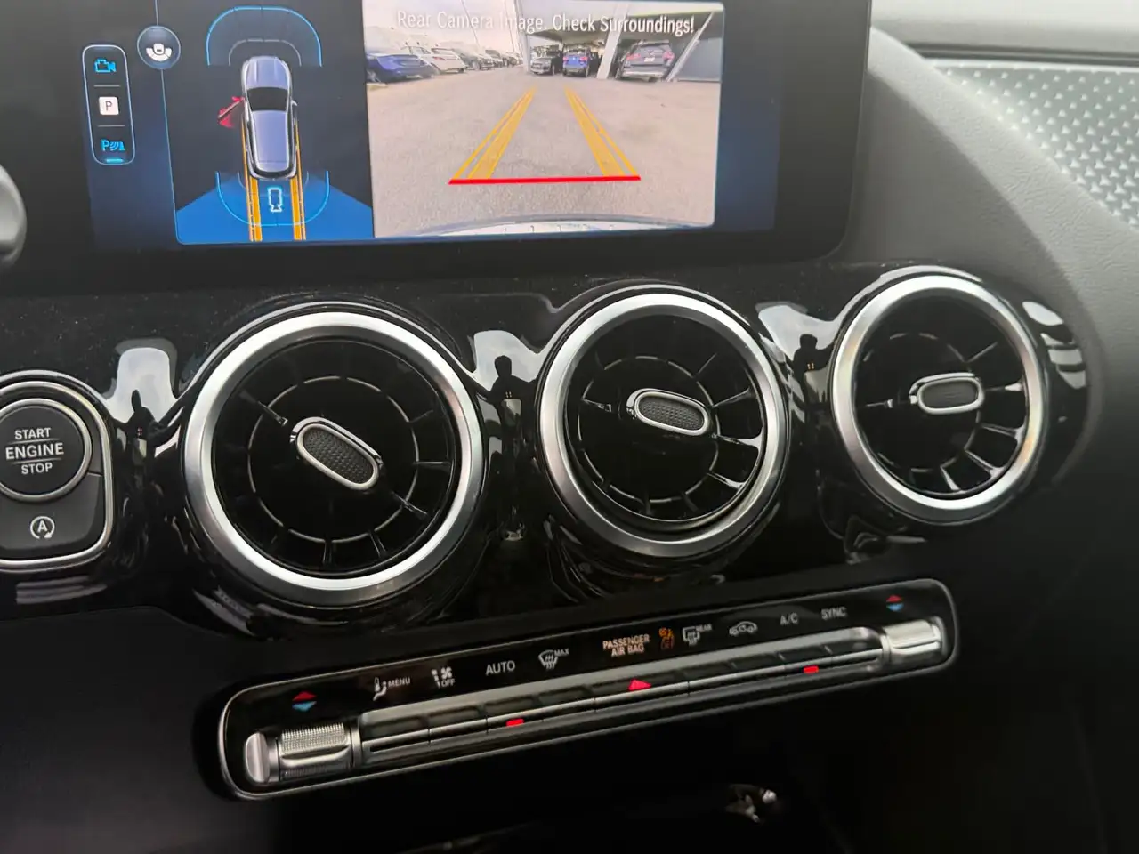 Mercedes-Benz GLA - Image 17