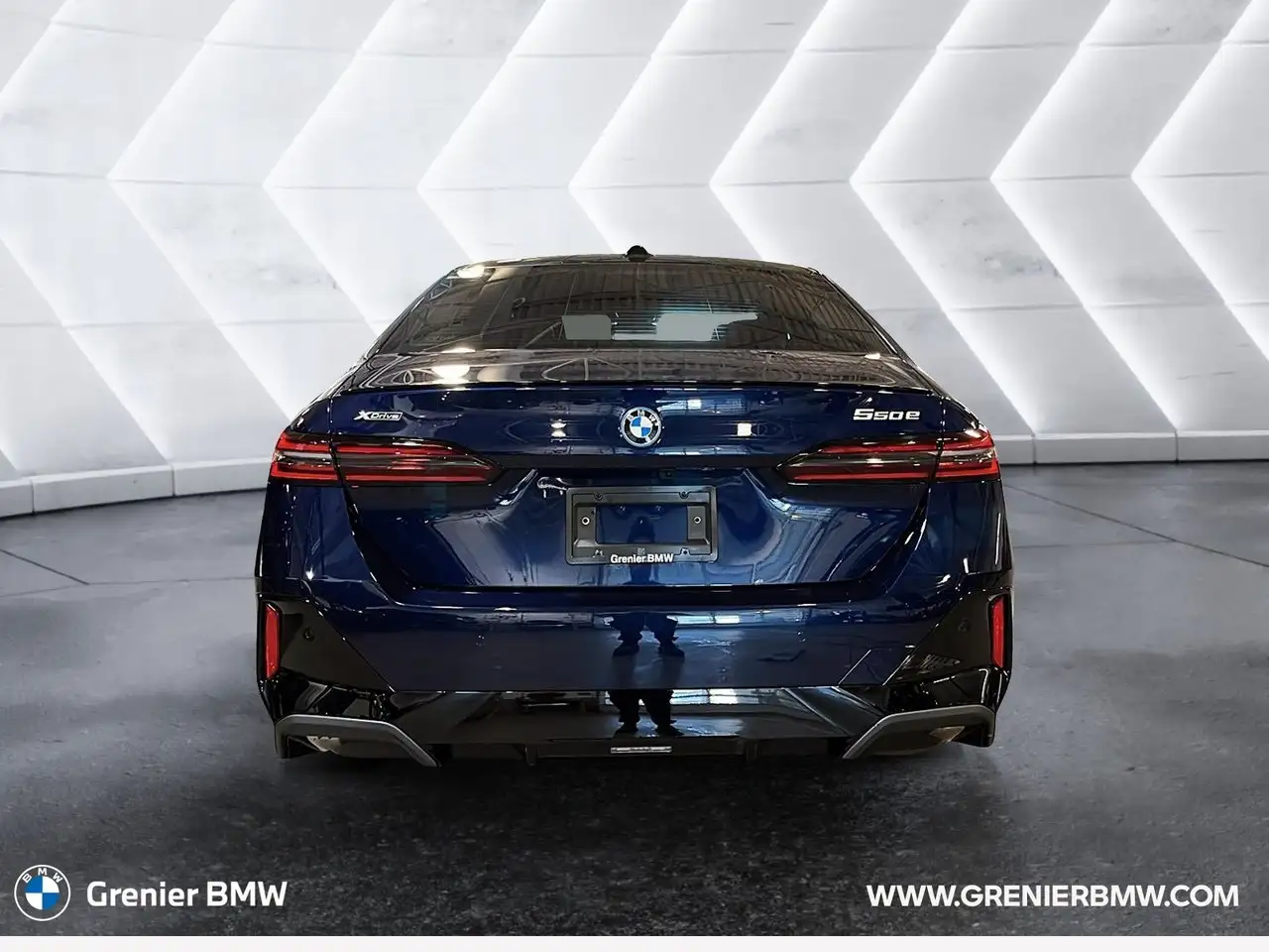 BMW 5 Series - Image 5
