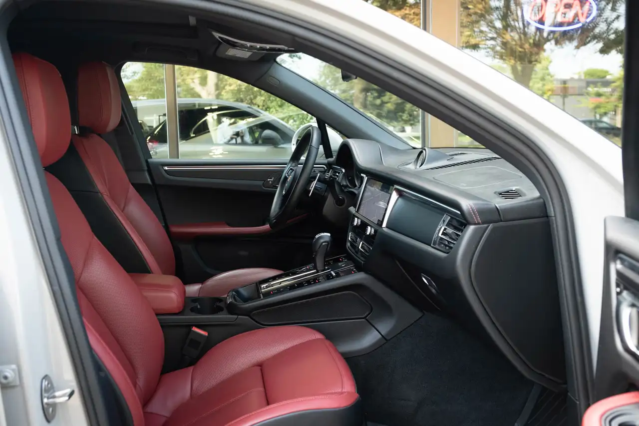 Porsche Macan - Image 19
