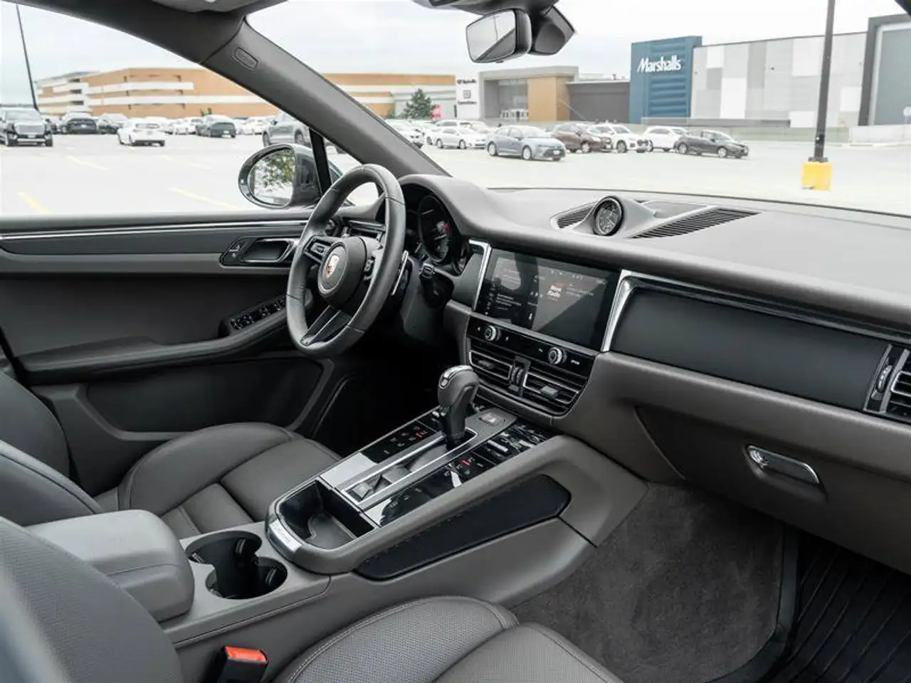 Porsche Macan - Image 37