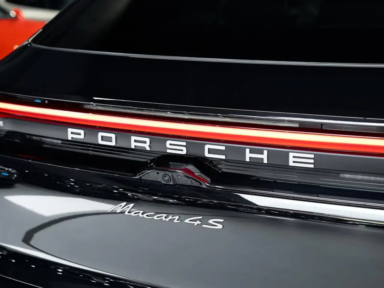 Porsche Macan - Image 11