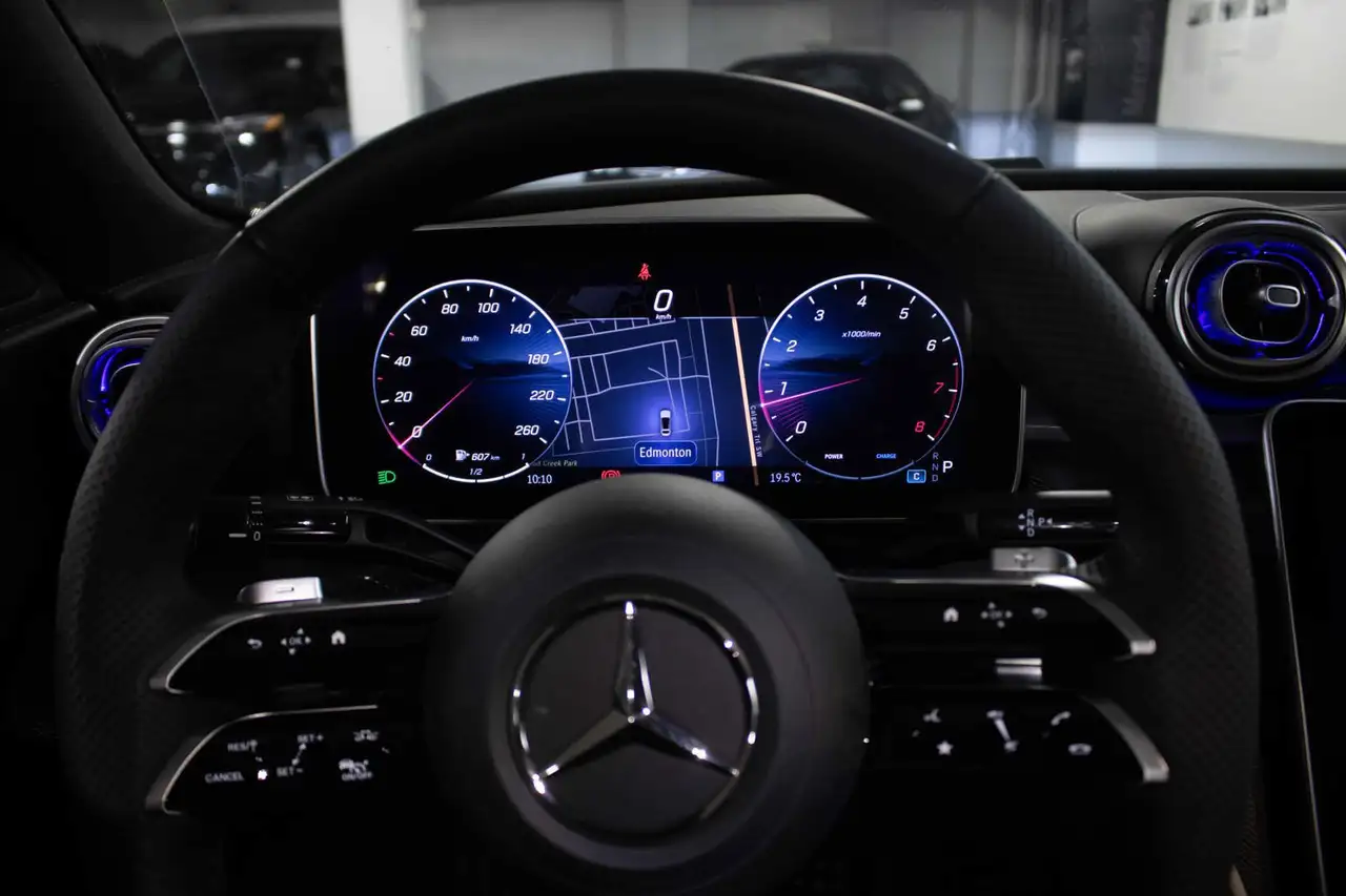 Mercedes-Benz C-Class - Image 17