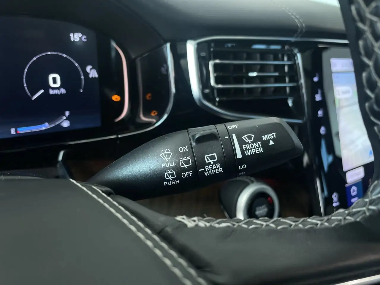 Jeep Grand Wagoneer - Image 26