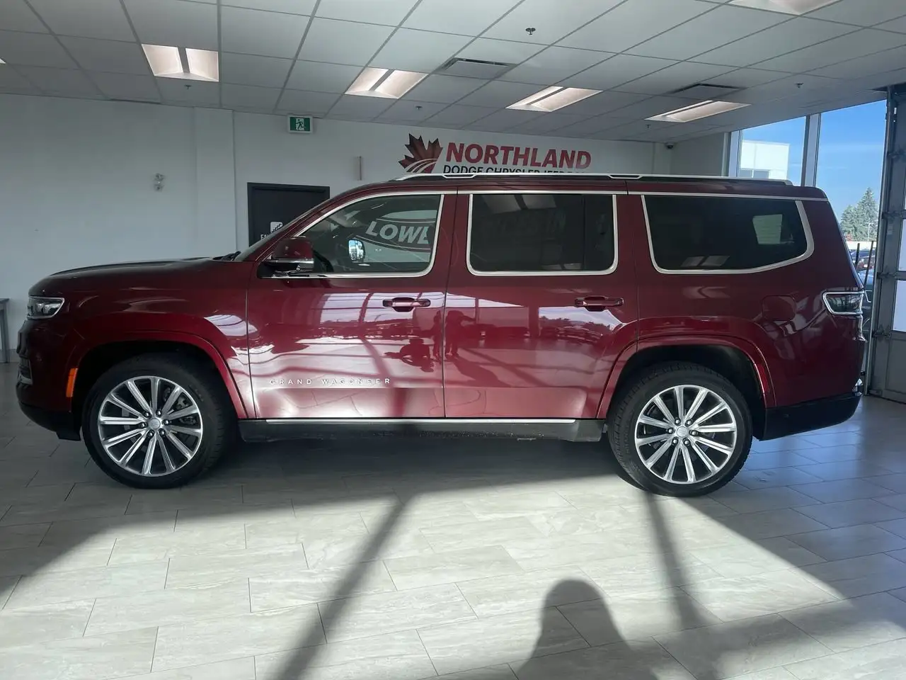 Jeep Grand Wagoneer - Image 2
