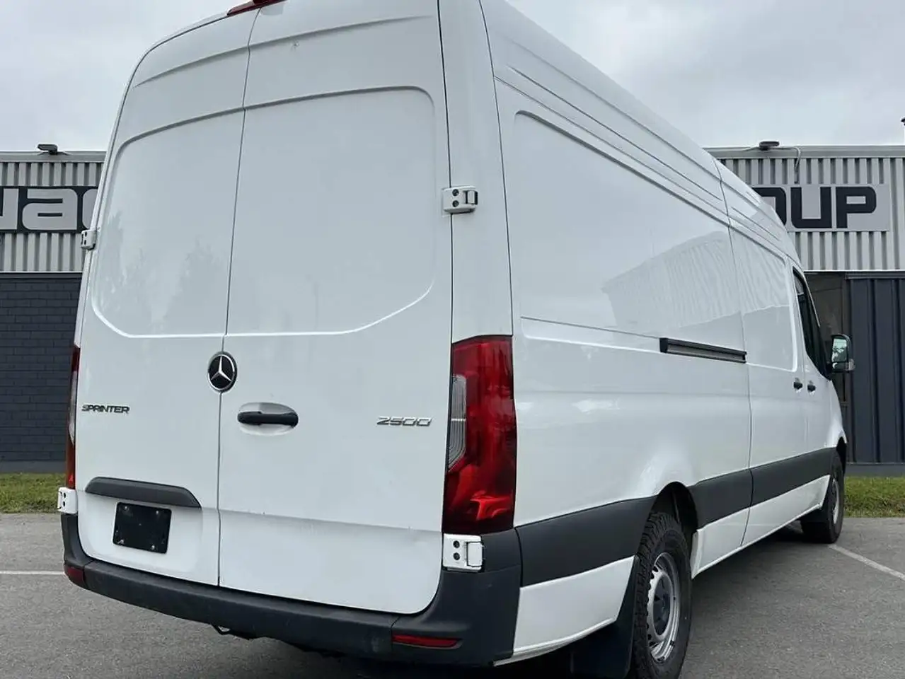 Mercedes-Benz Sprinter - Image 4