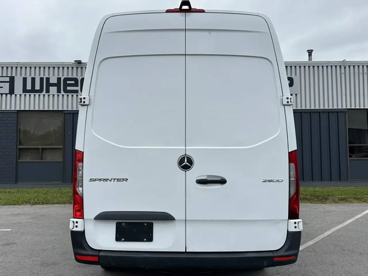 Mercedes-Benz Sprinter - Image 5