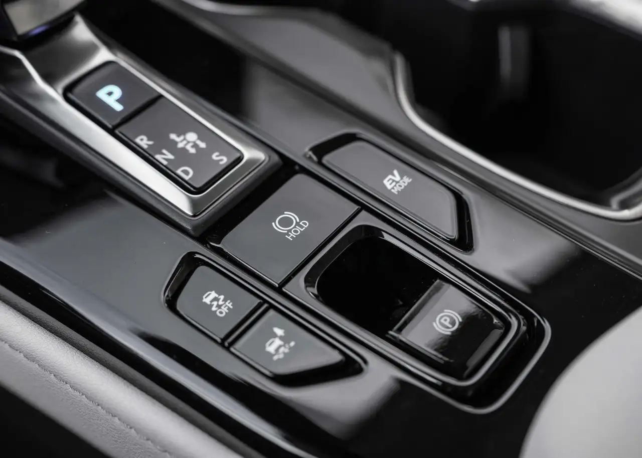 Lexus NX - Image 31