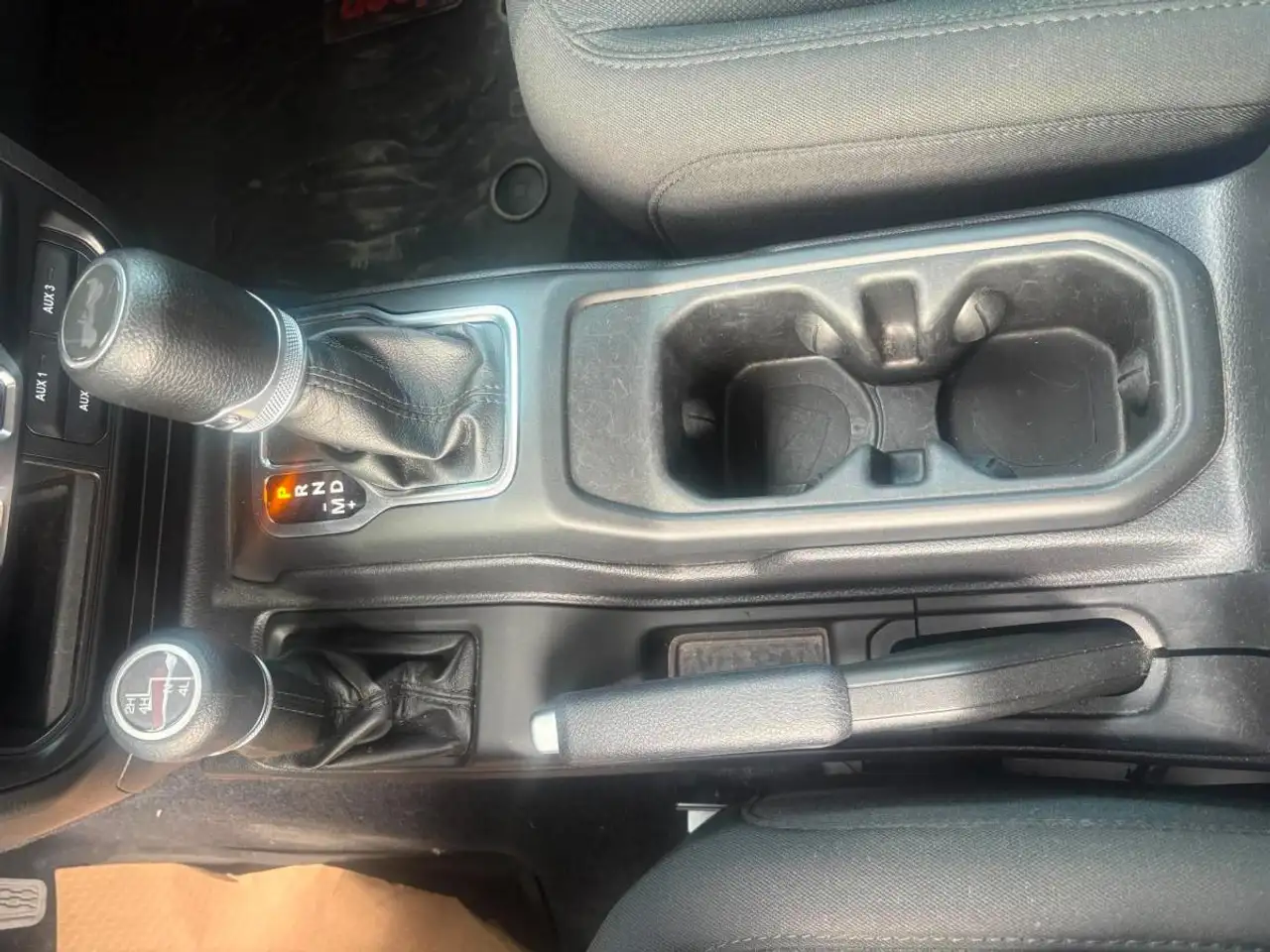 Jeep Wrangler - Image 11