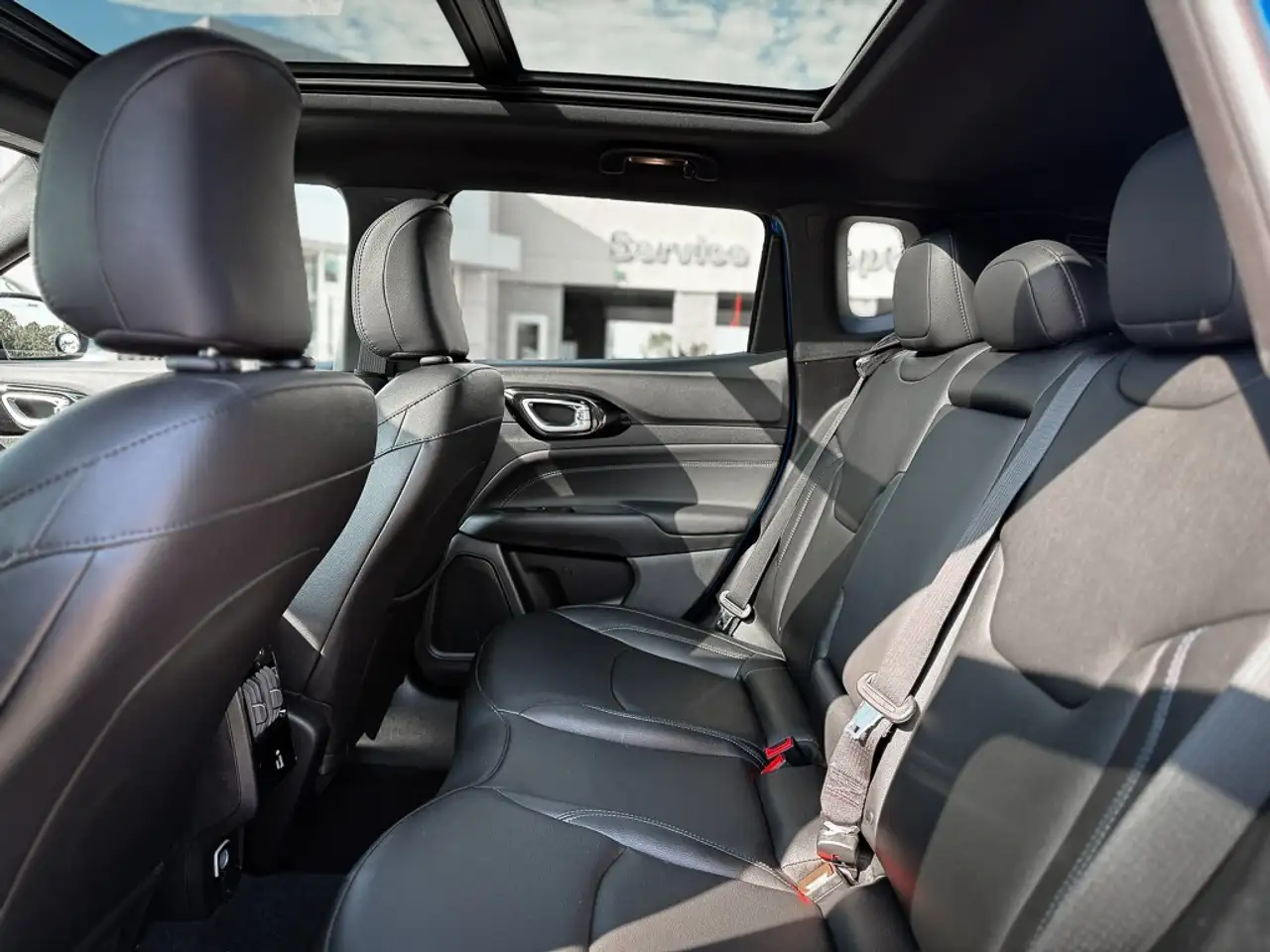 Jeep Compass - Image 12