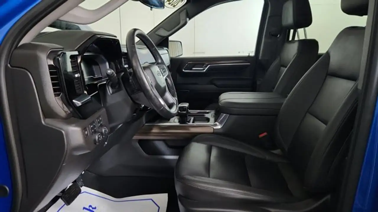 Chevrolet Silverado 1500 - Image 36