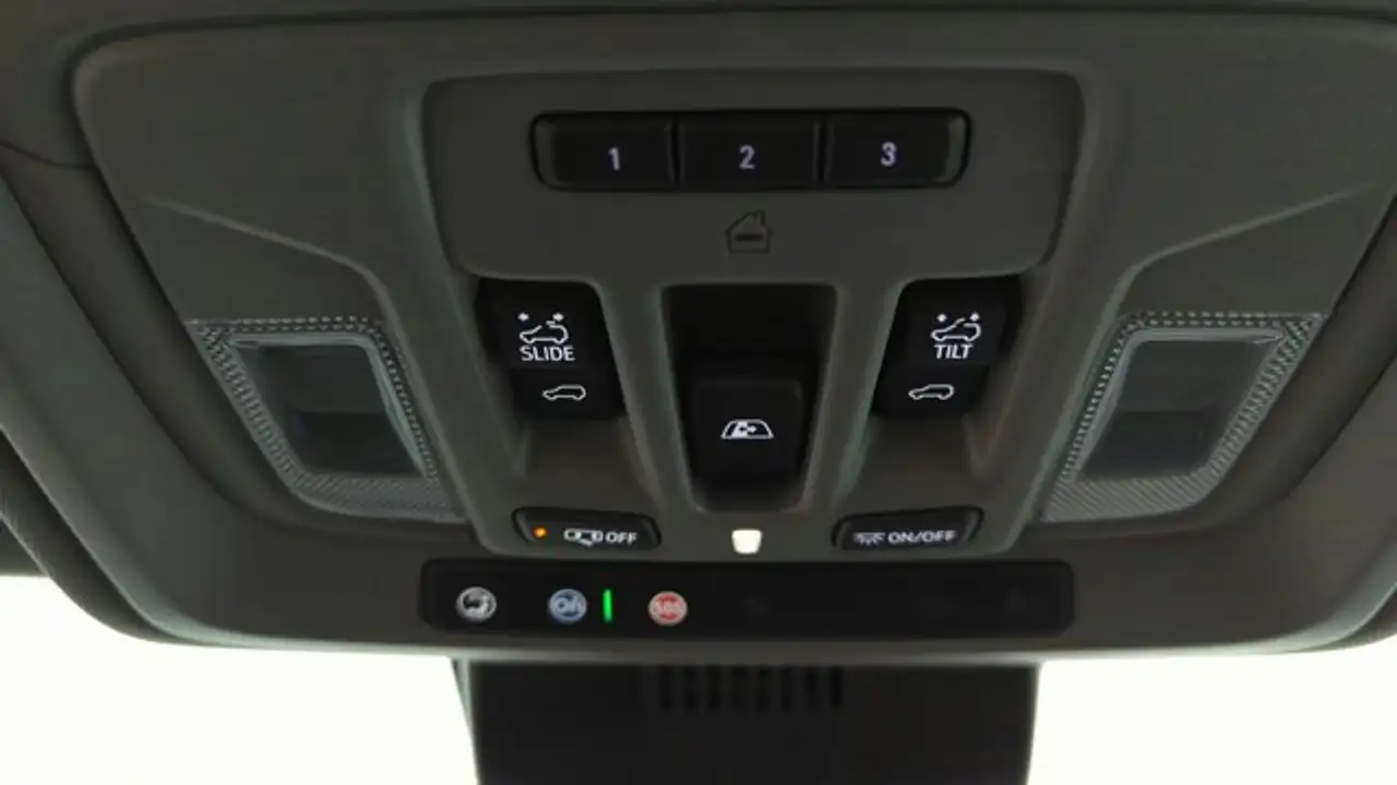 Chevrolet Silverado 1500 - Image 27