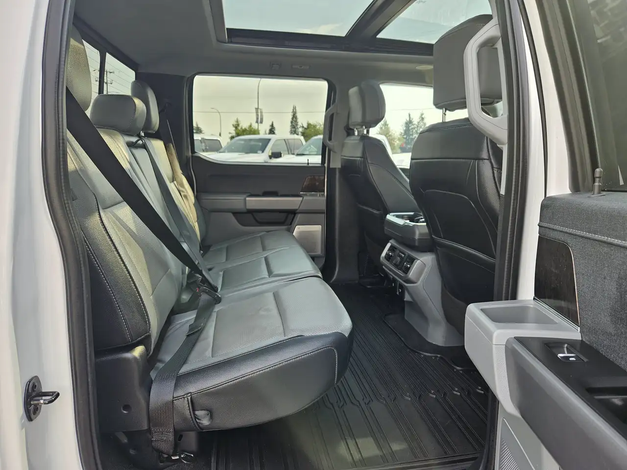 Ford F-150 - Image 28