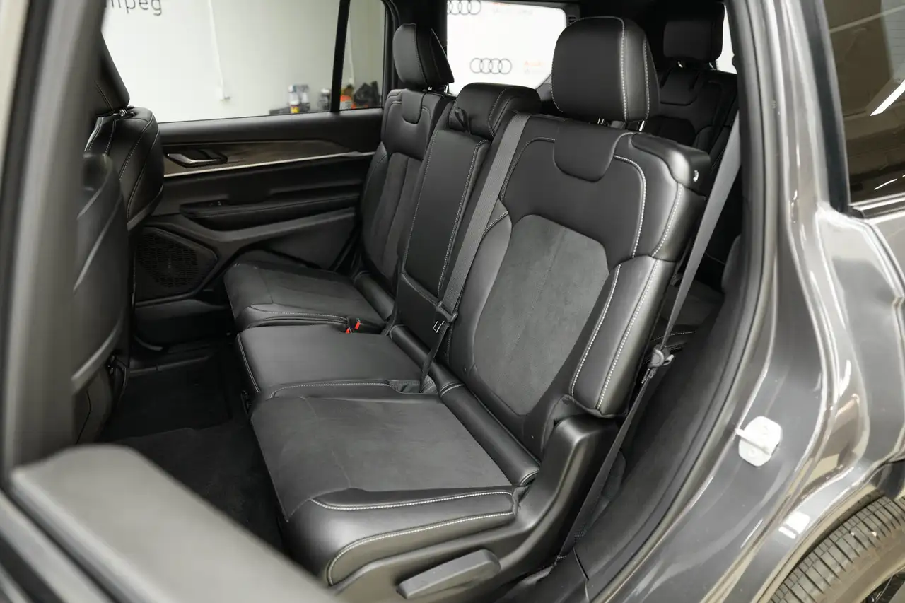 Jeep Grand Cherokee - Image 22