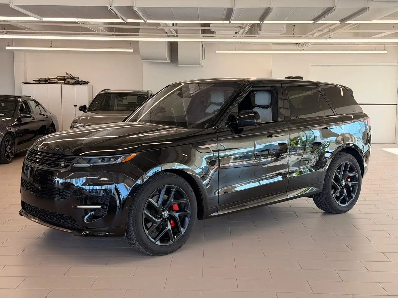 Land Rover Range Rover Sport - Image 4