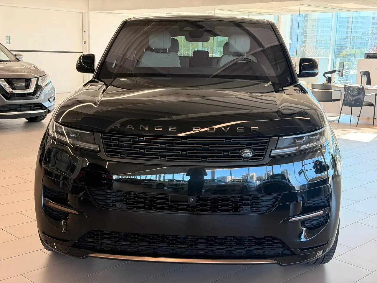 Land Rover Range Rover Sport - Image 2
