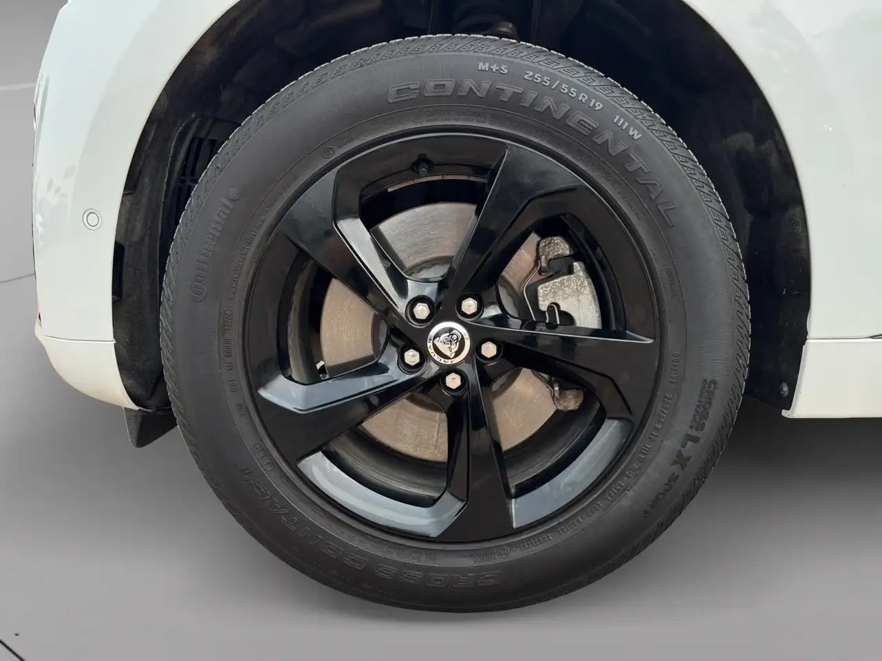 Jaguar F-Pace - Image 28