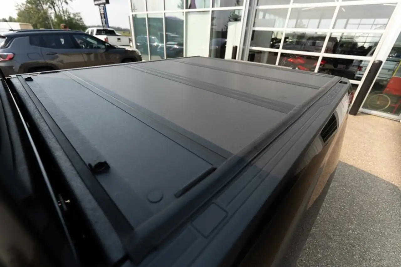 Chevrolet Silverado 1500 - Image 11