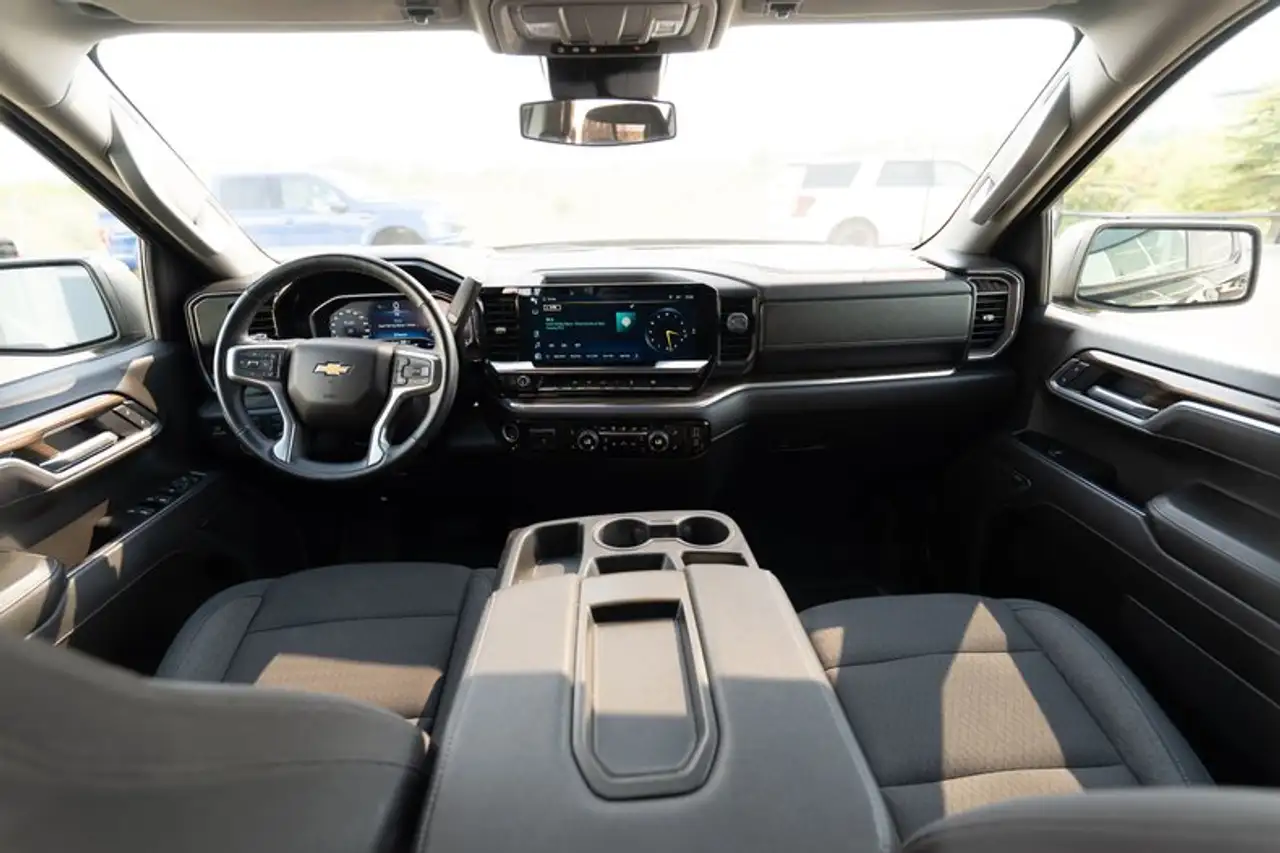Chevrolet Silverado 1500 - Image 14