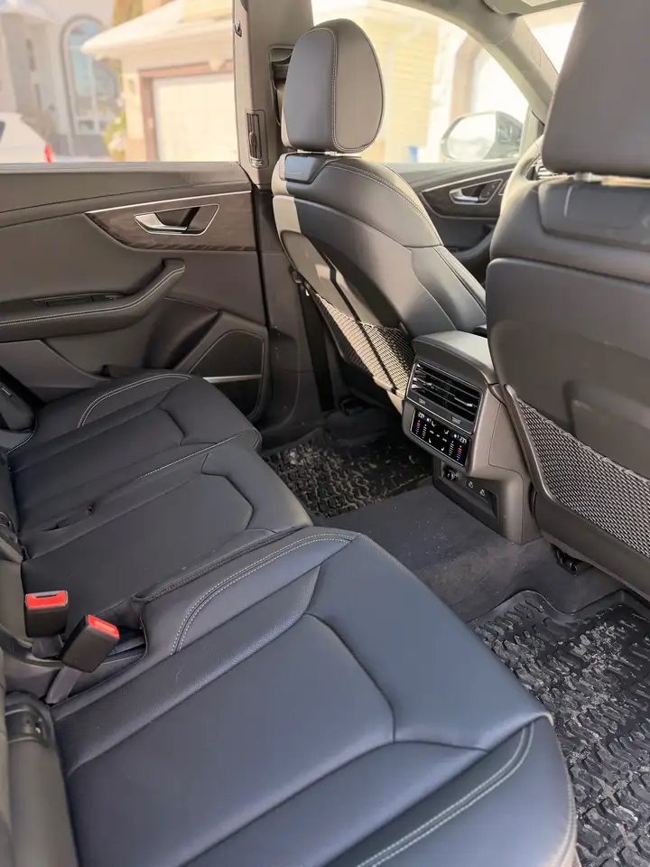 Audi Q8 - Image 6