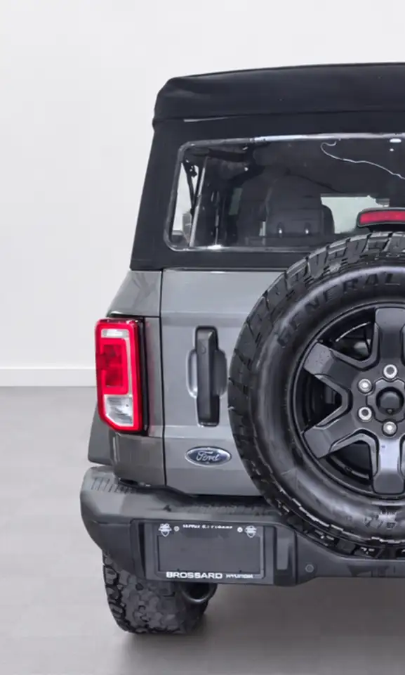 Ford Bronco - Image 8