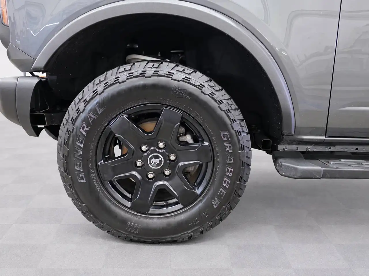 Ford Bronco - Image 5