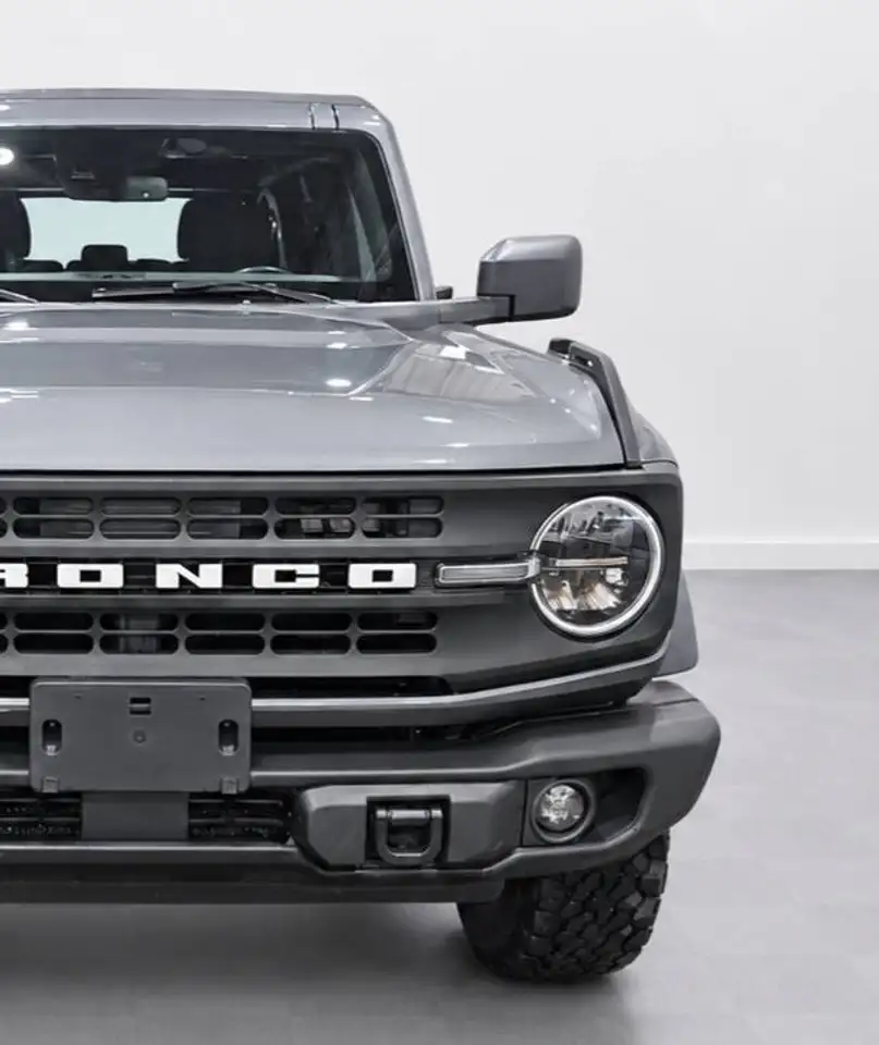 Ford Bronco - Image 11