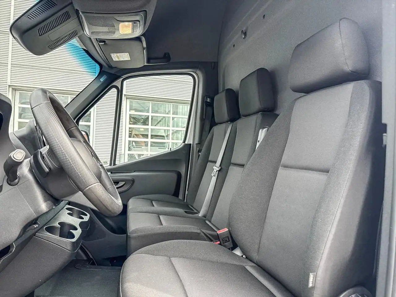 Mercedes-Benz eSprinter - Image 12