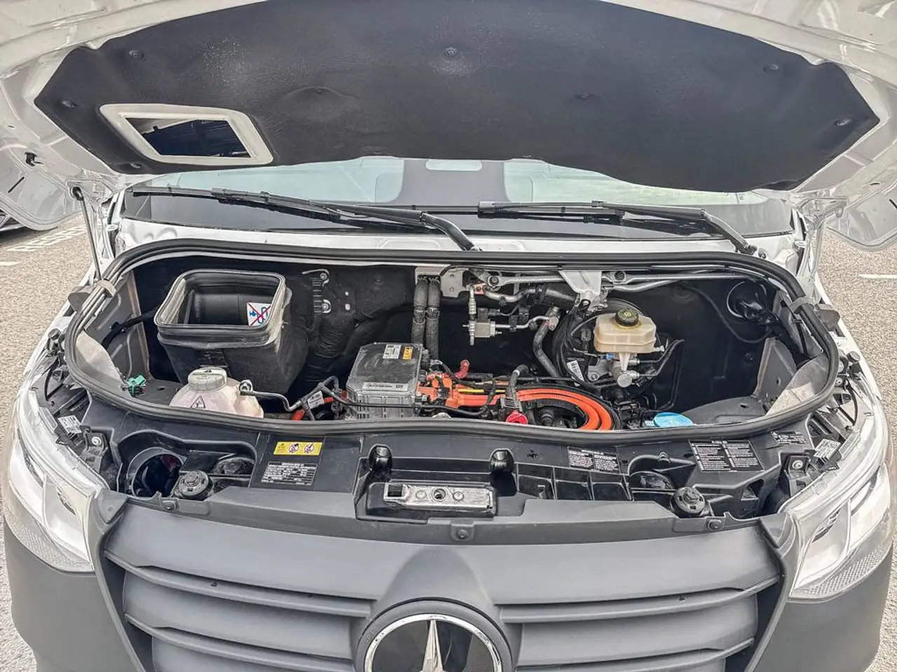 Mercedes-Benz eSprinter - Image 20