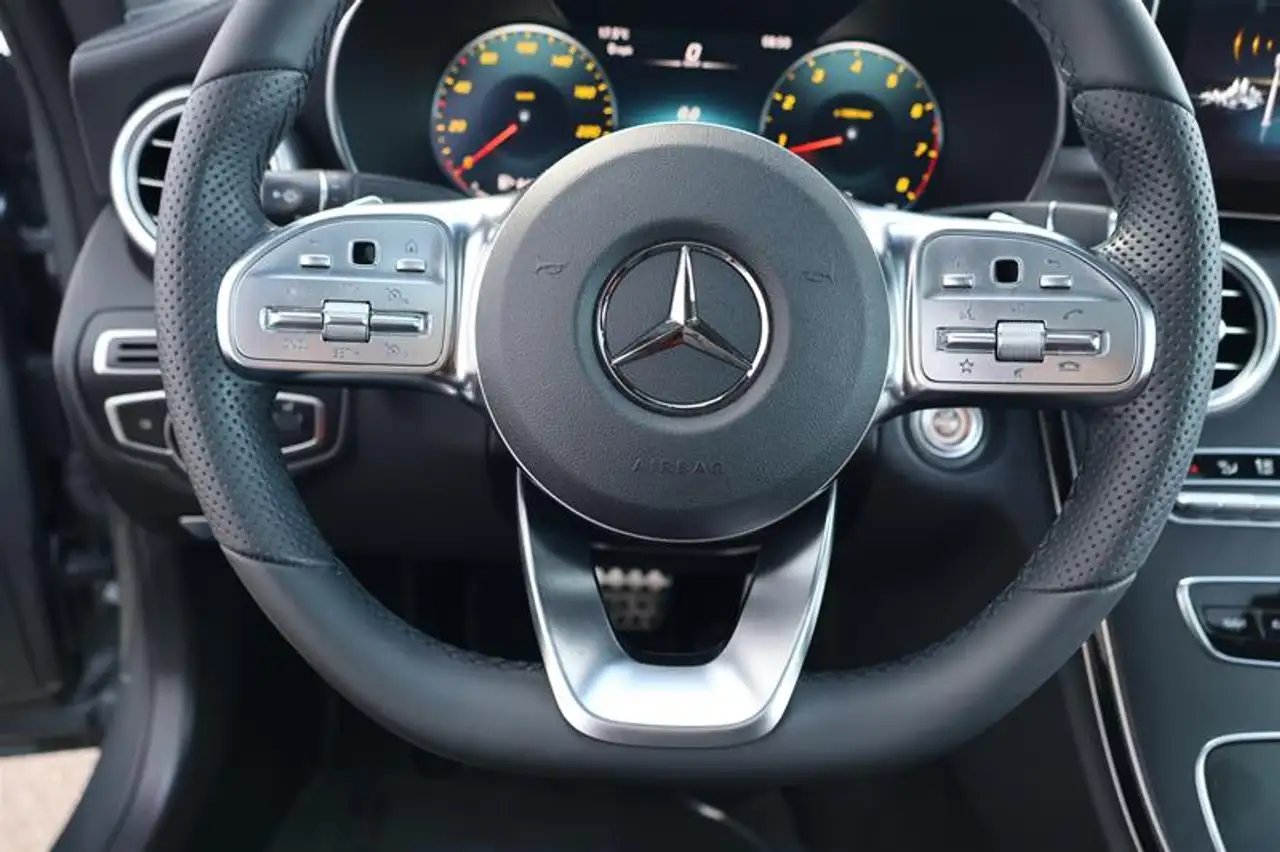 Mercedes-Benz C-Class - Image 13