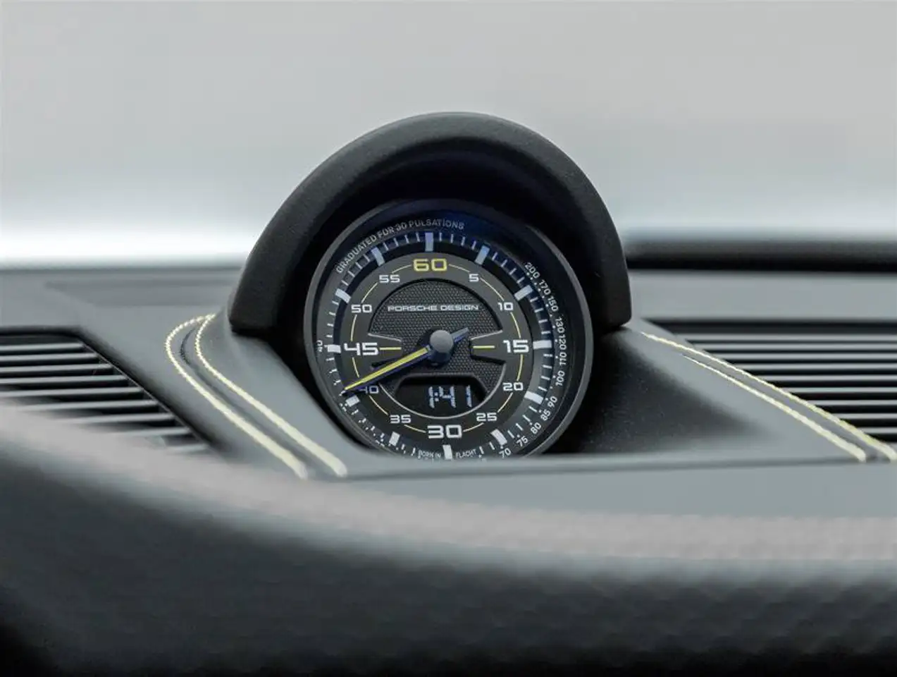 Porsche 911 - Image 49