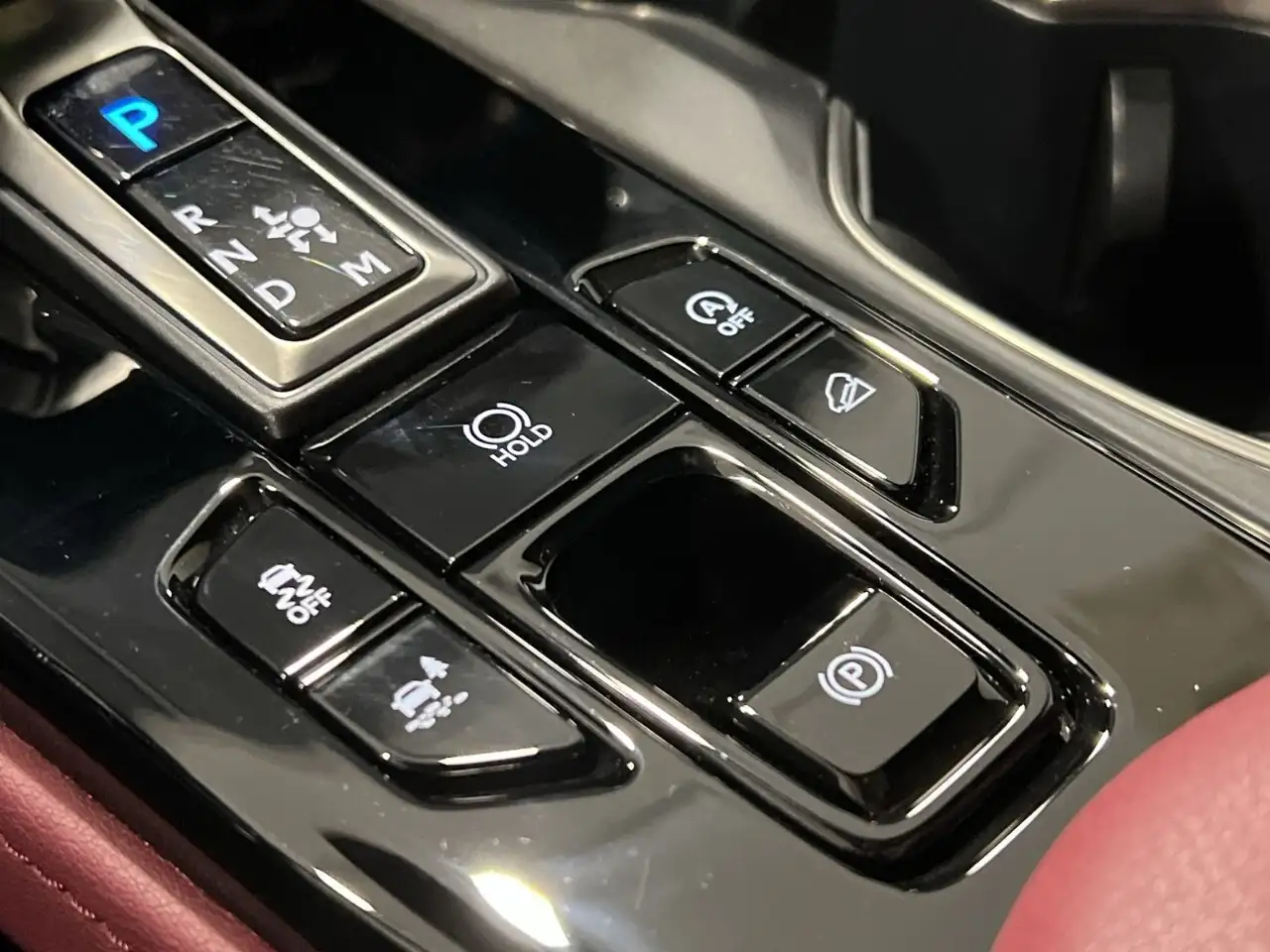 Lexus NX - Image 22