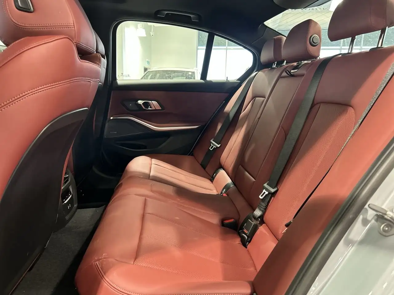 BMW 3 Series - Image 31