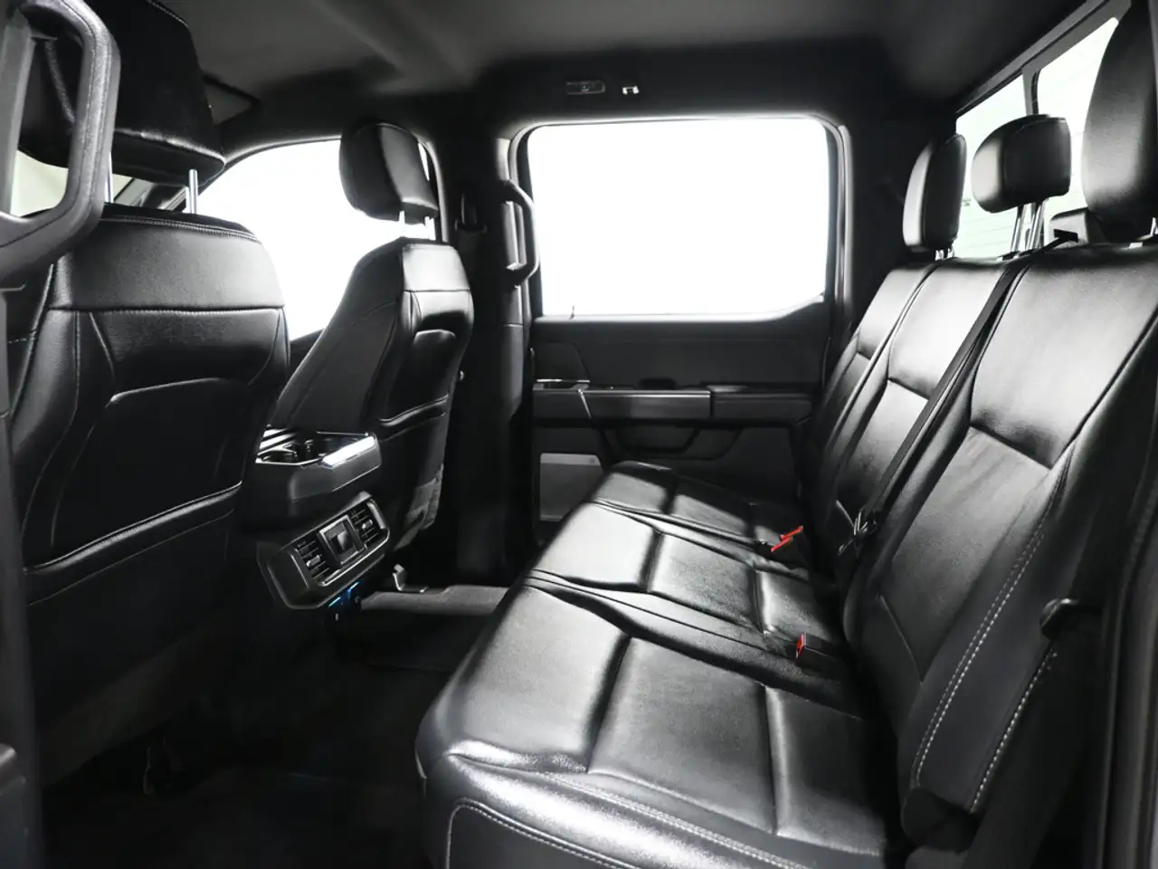 Ford F-150 - Image 25