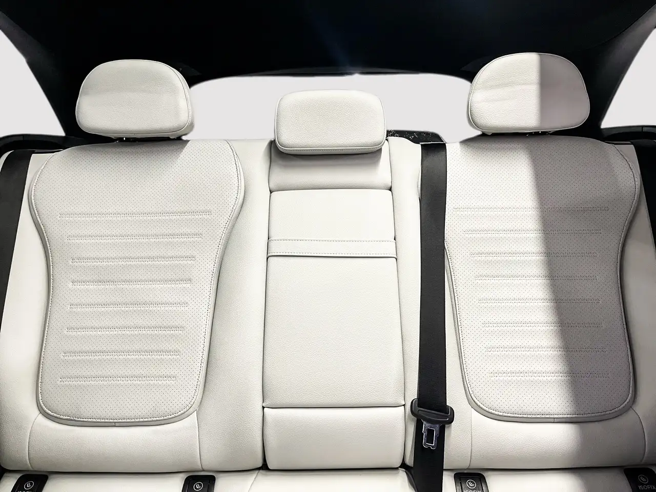 Mercedes-Benz GLC - Image 27