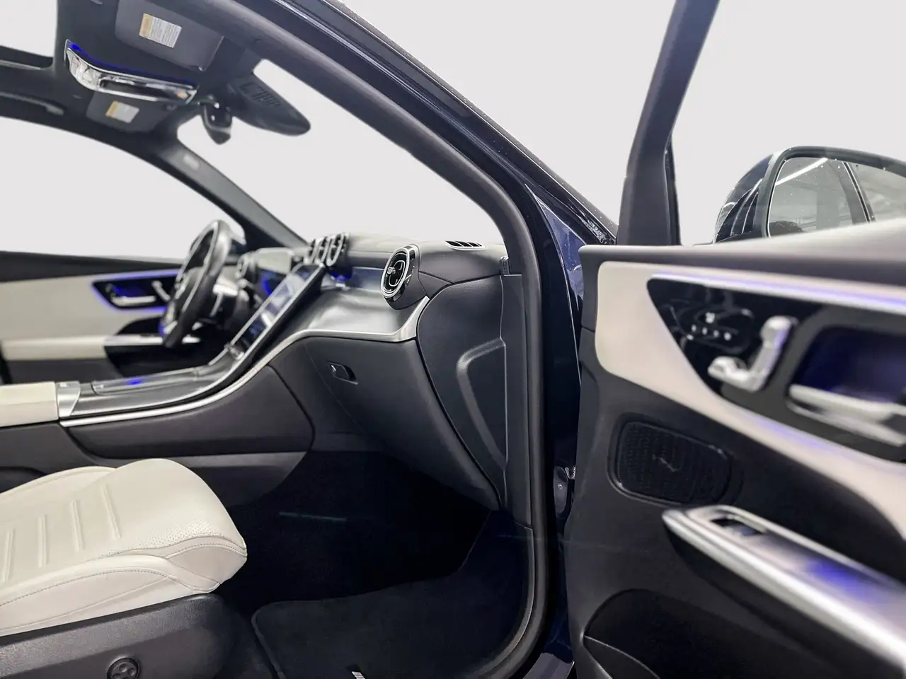 Mercedes-Benz GLC - Image 23