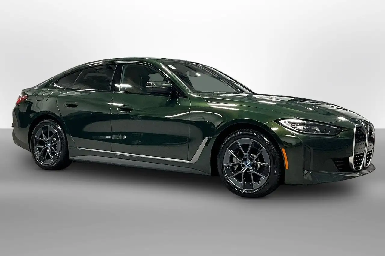 BMW i4 - Image 3