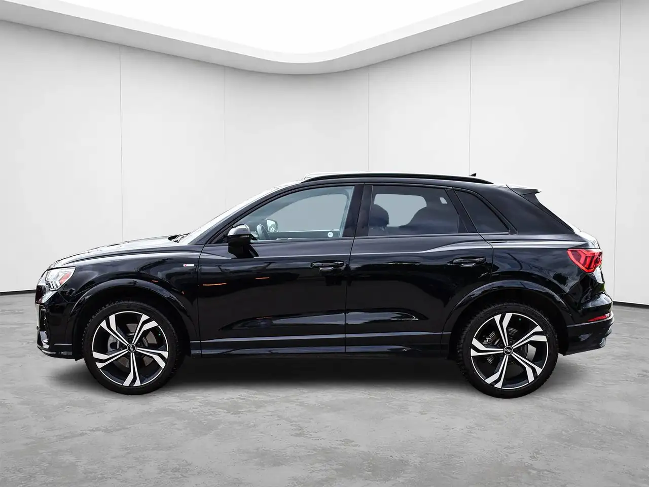Audi Q3 - Image 3