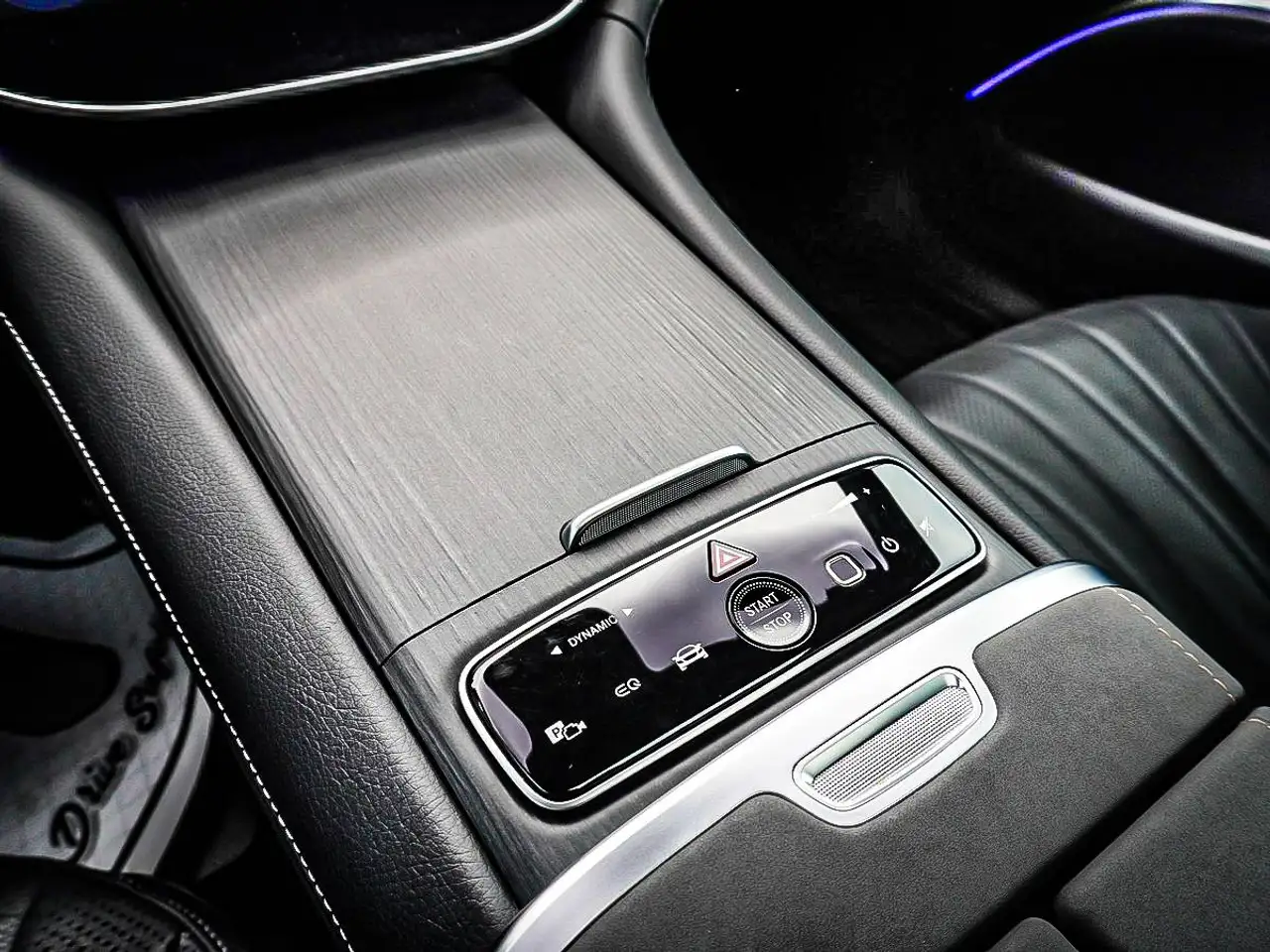 Mercedes-Benz EQS - Image 24