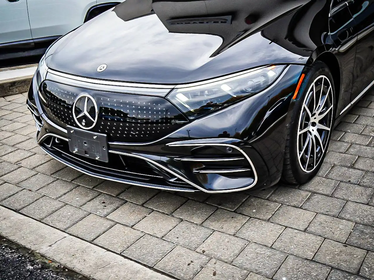 Mercedes-Benz EQS - Image 5