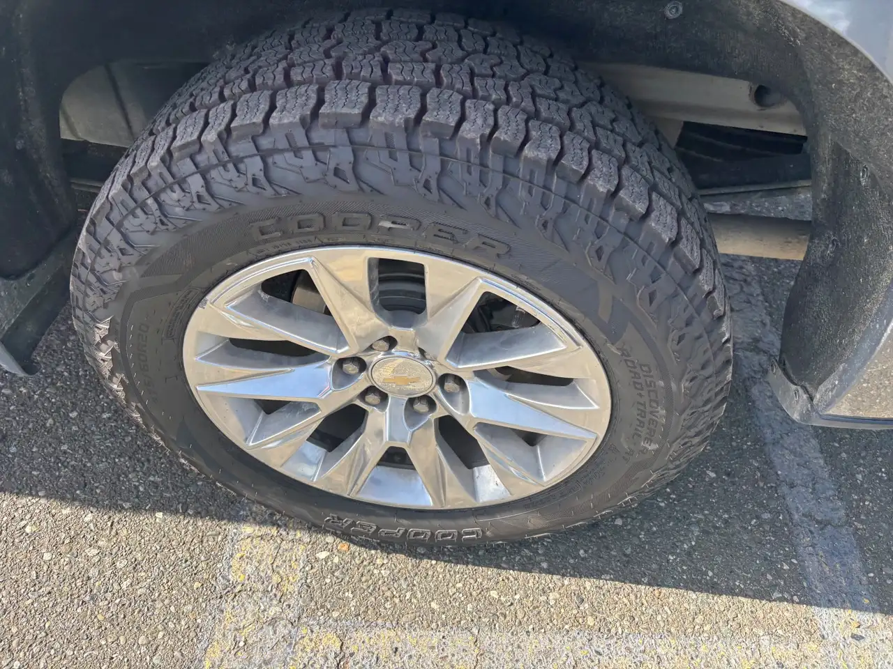 Chevrolet Silverado 1500 - Image 11