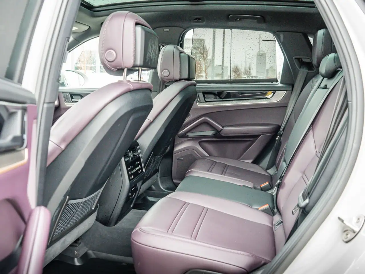 Porsche Cayenne - Image 23