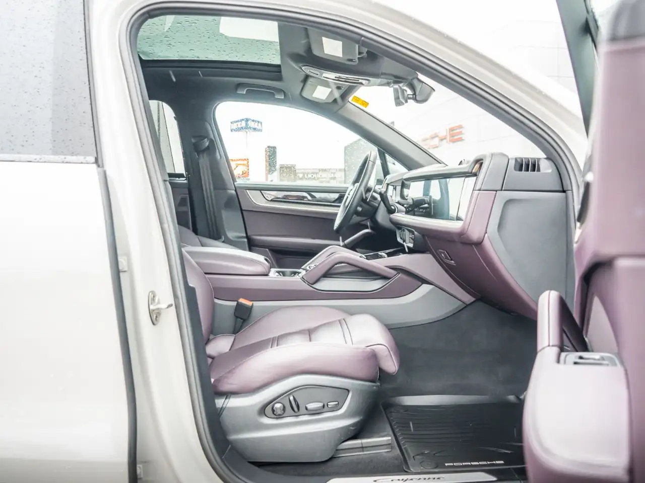 Porsche Cayenne - Image 21