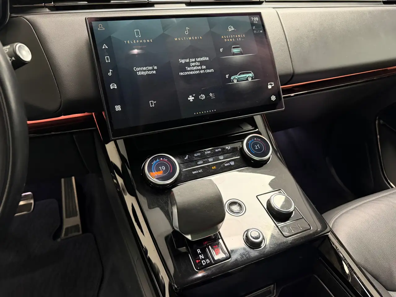 Land Rover Range Rover Sport - Image 18