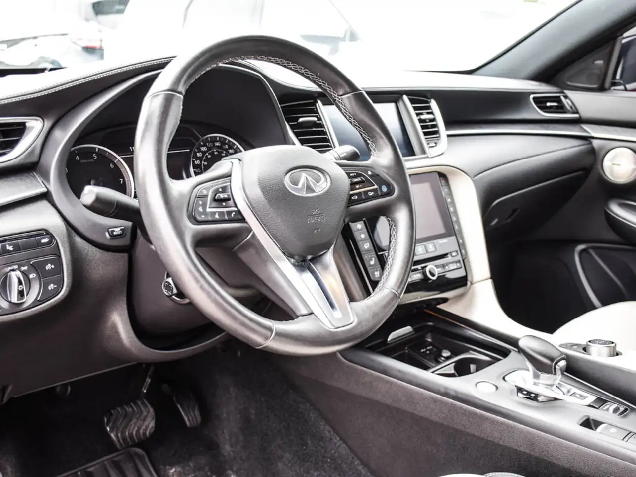 Infiniti QX55 - Image 21